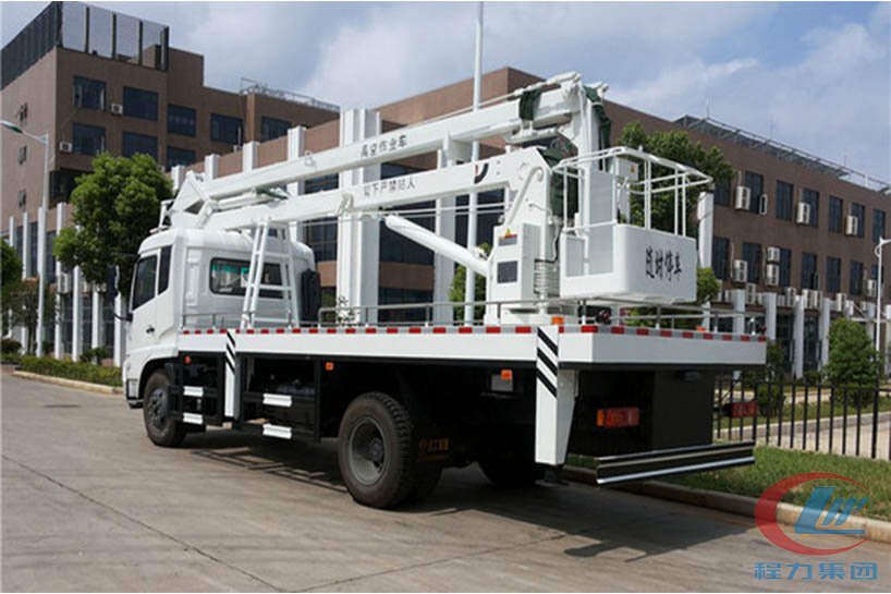 湖北博亿堂官网东风天锦20米高空作业车侧面图