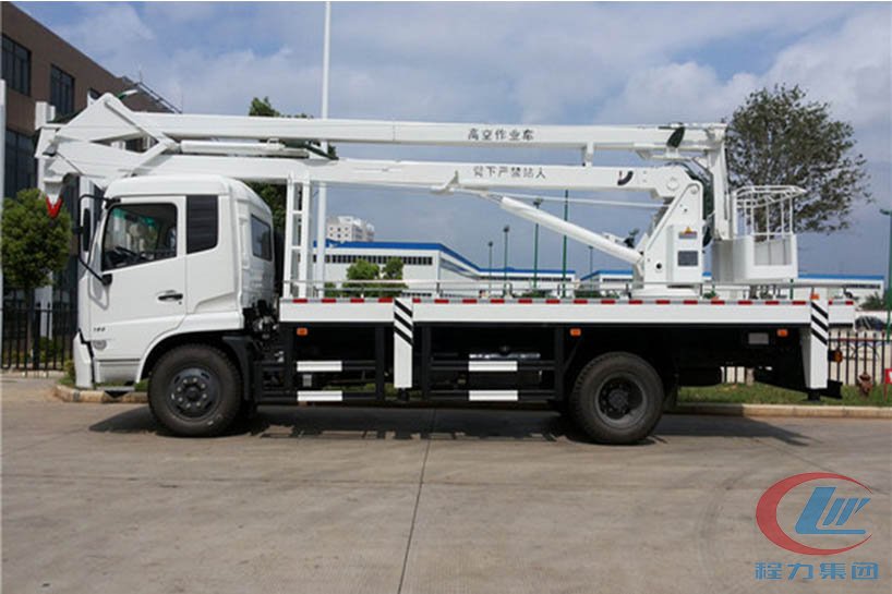 湖北博亿堂官网东风天锦20米高空作业车侧面图
