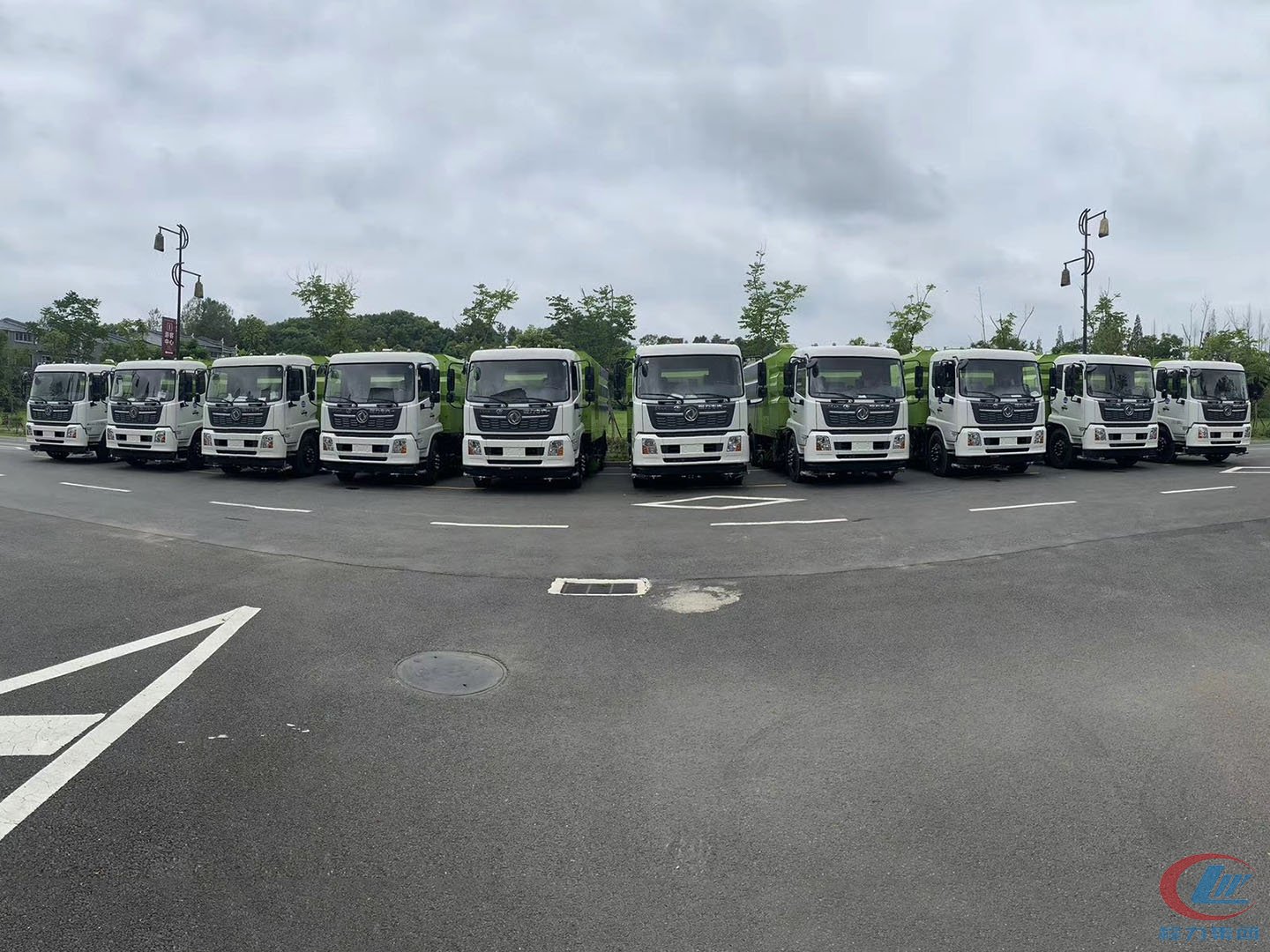 博亿堂官网集团东风天锦洗扫车批量交车