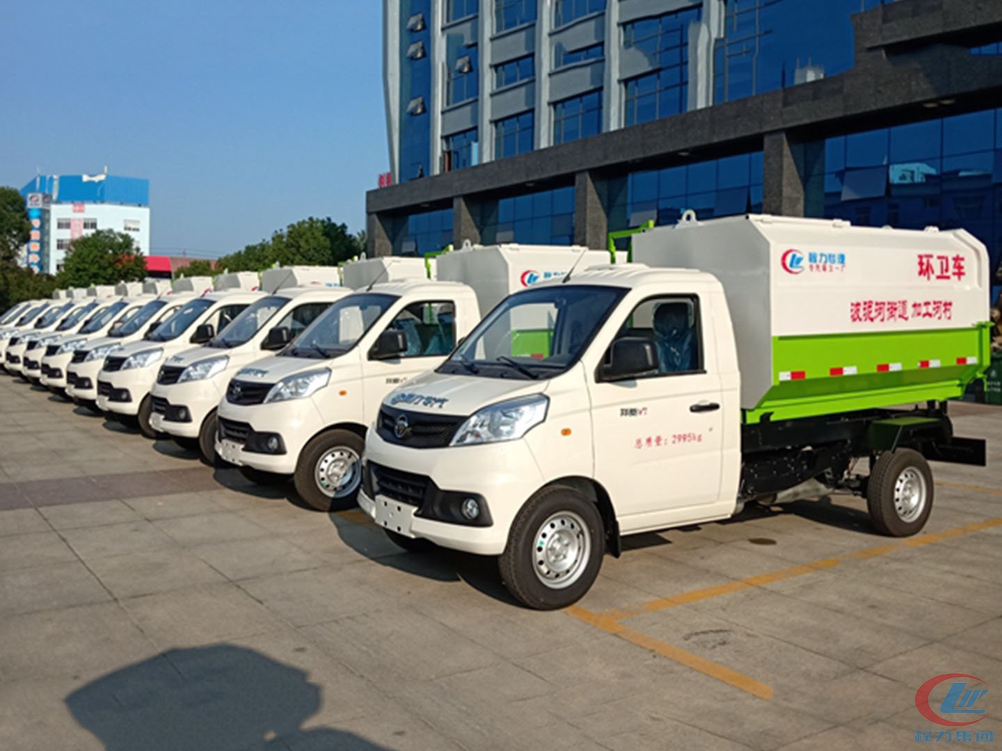 博亿堂官网集团国六福田挂桶垃圾车批量发车