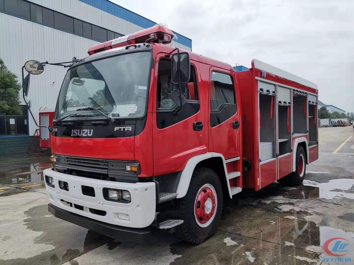 五十铃水罐消防车侧面图