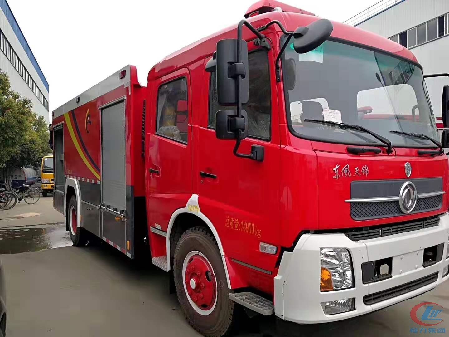 博亿堂官网集团东风泡沫消防车侧面图