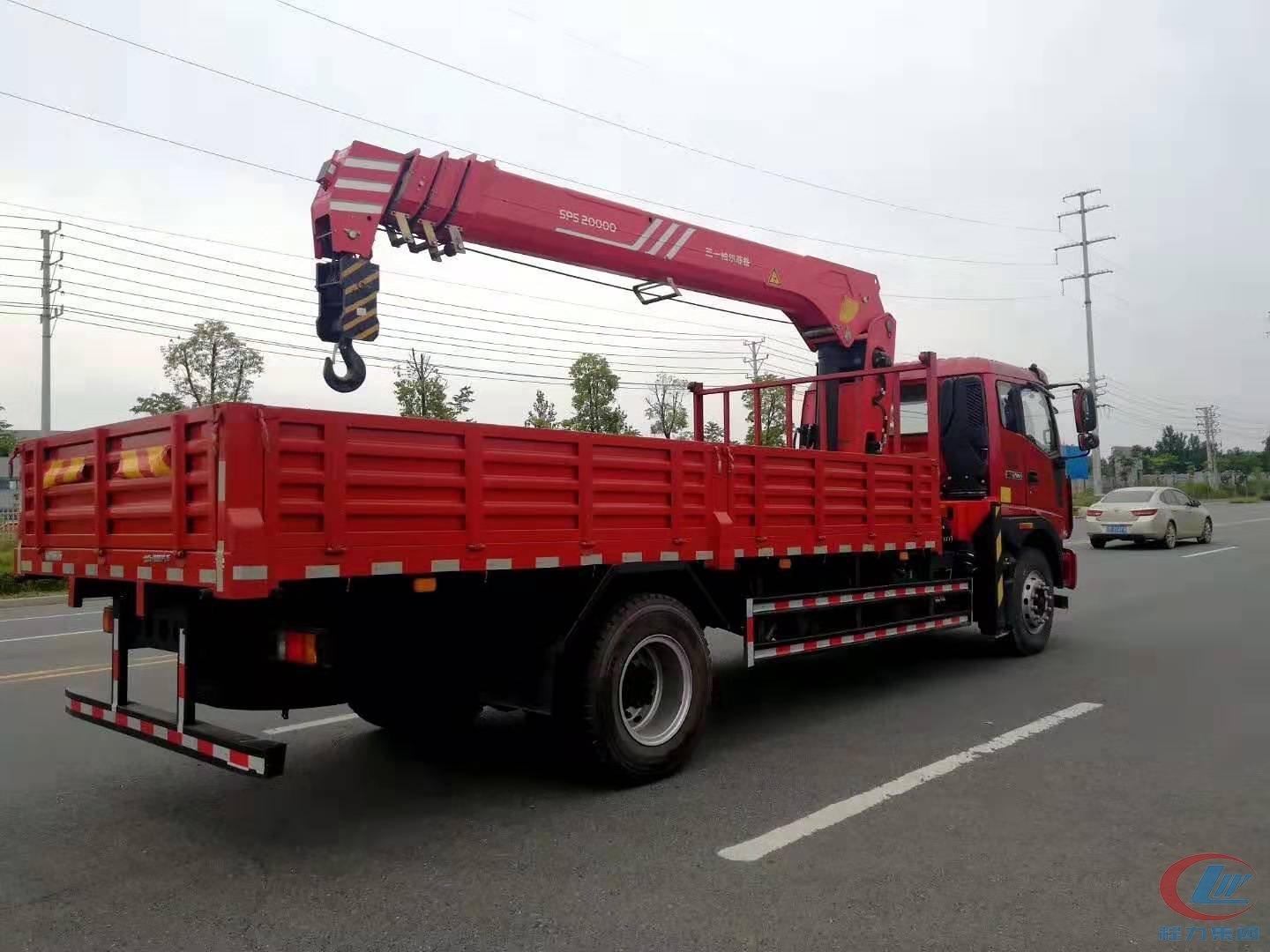 博亿堂官网福田瑞沃8吨随车吊侧面图