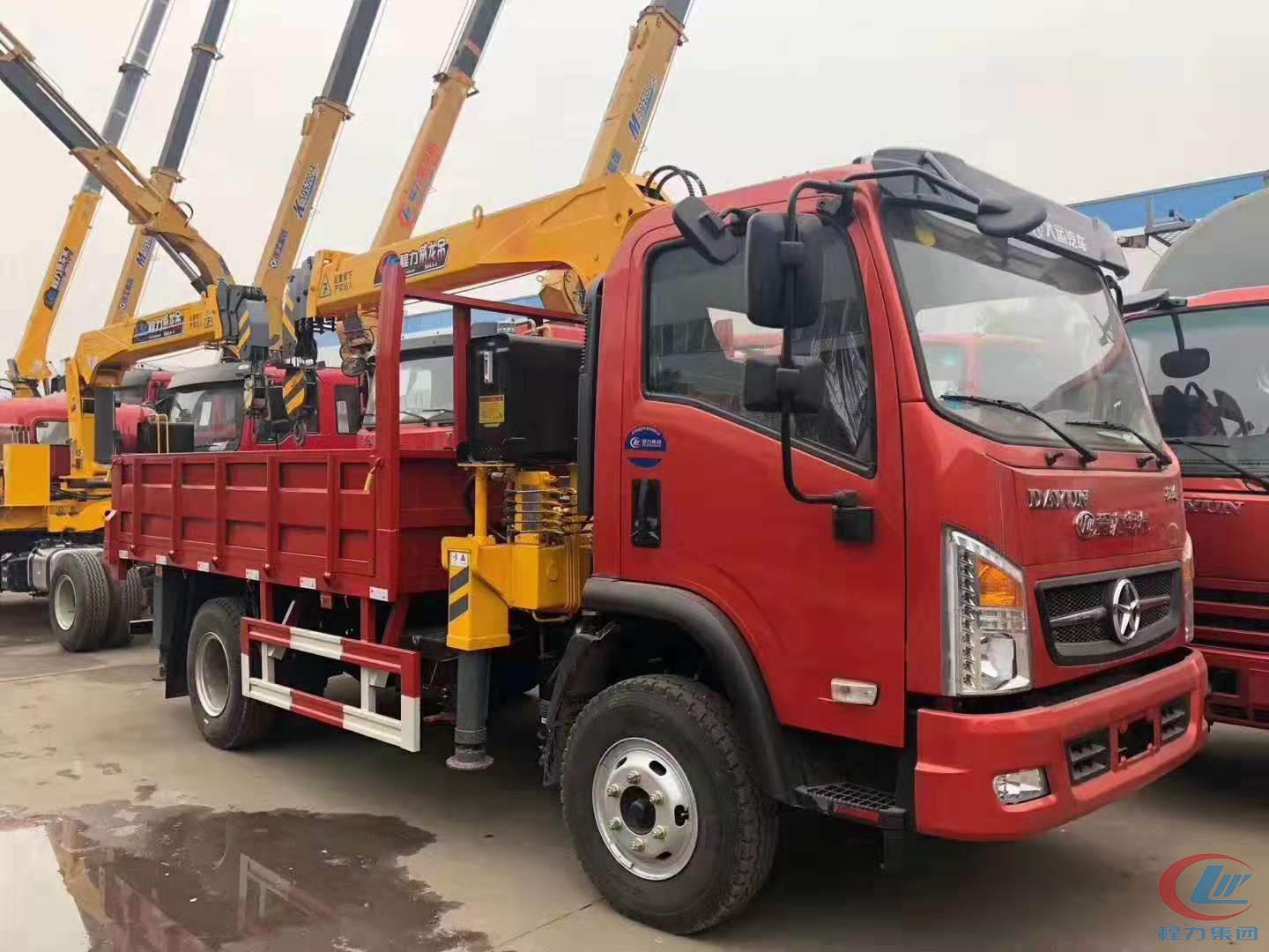湖北博亿堂官网大运5吨随车吊高清图