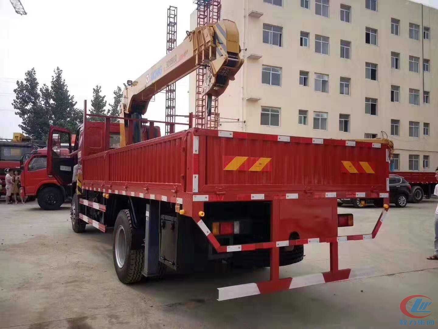 湖北博亿堂官网东风柳汽6.3吨随车吊徐工吊机