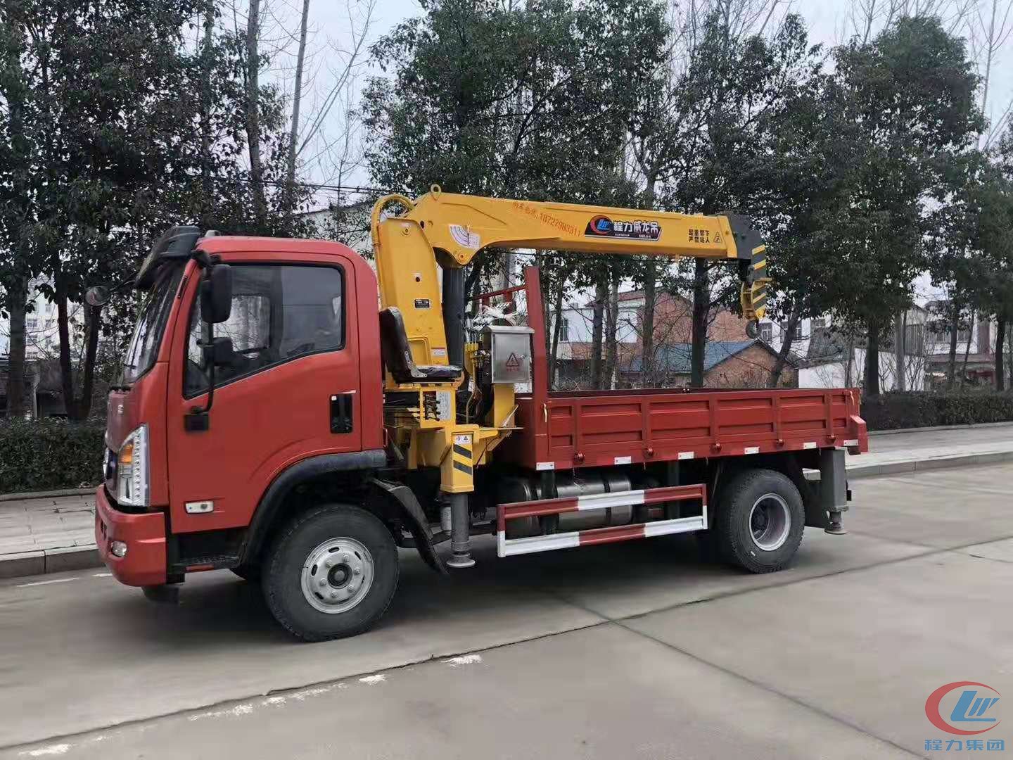 博亿堂官网公司大运随车吊厂家