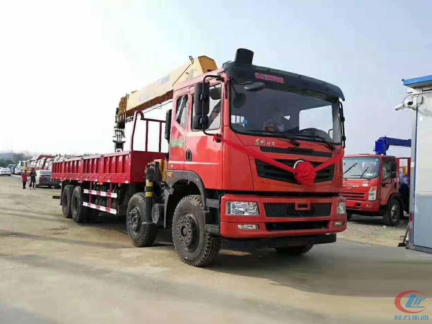 湖北博亿堂官网东风特商16吨随车吊高清图