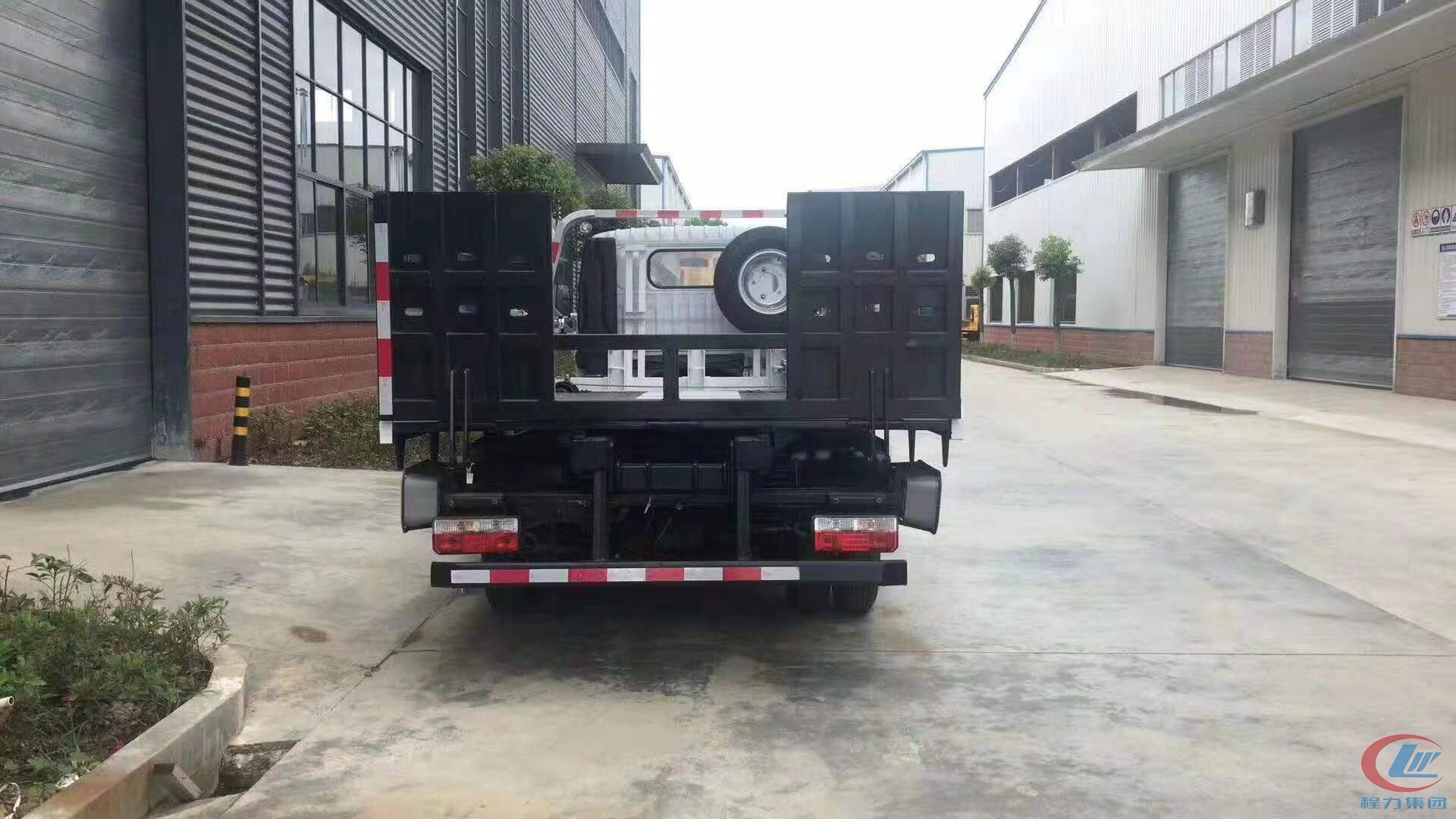 湖北博亿堂官网东风凯普特一拖二清障车侧面图