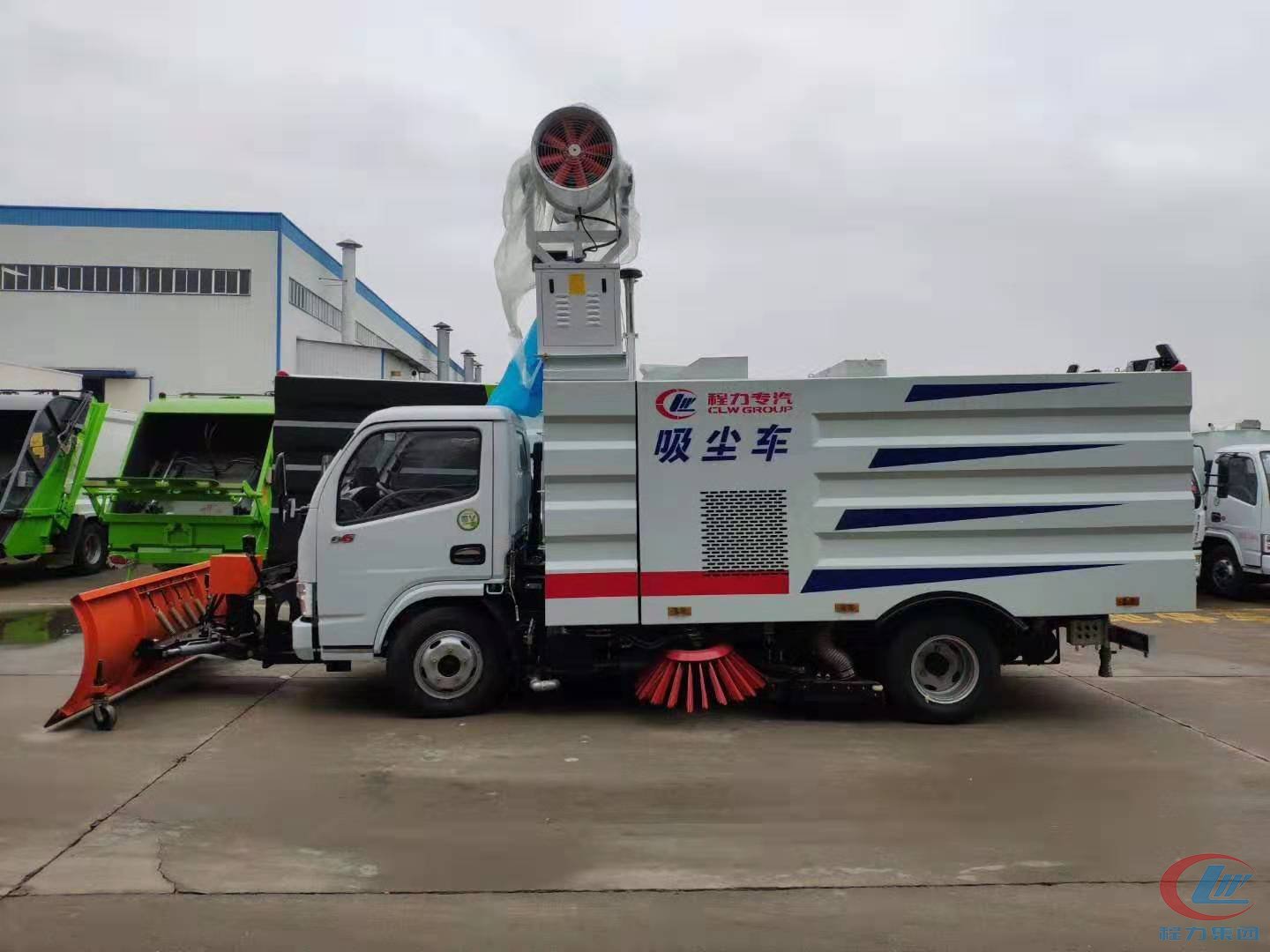 小多利卡D6吸尘车加扫刷，加除雪车，加雾炮