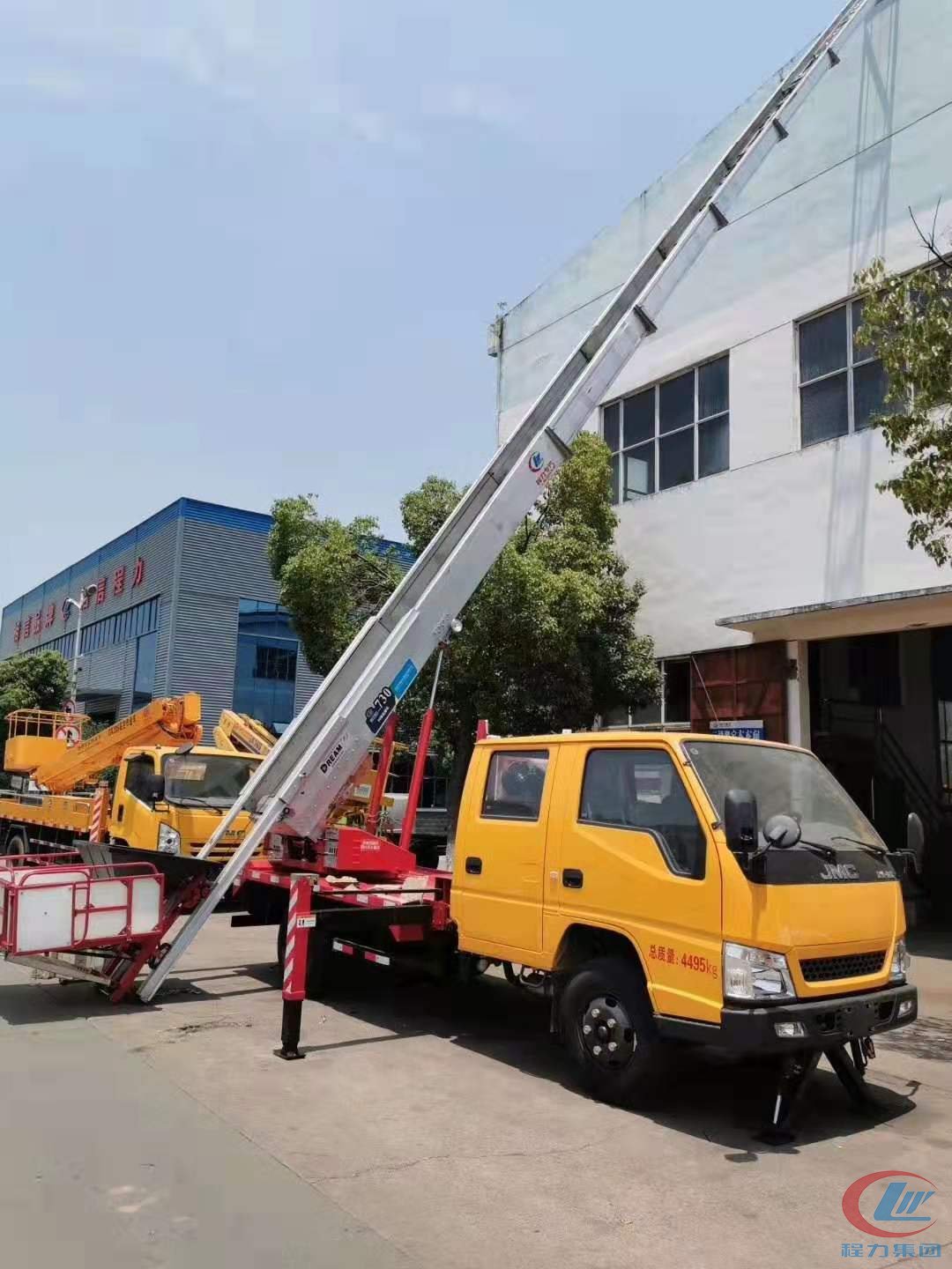 博亿堂官网集团江铃28米进口云梯车正面图