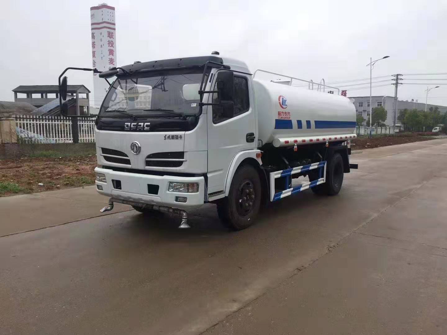 博亿堂官网东风多利卡9.5方绿化喷洒车正面图