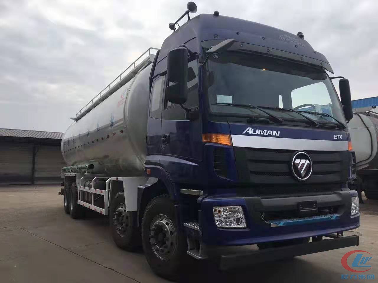 博亿堂官网福田欧曼30吨粉粒物料运输车