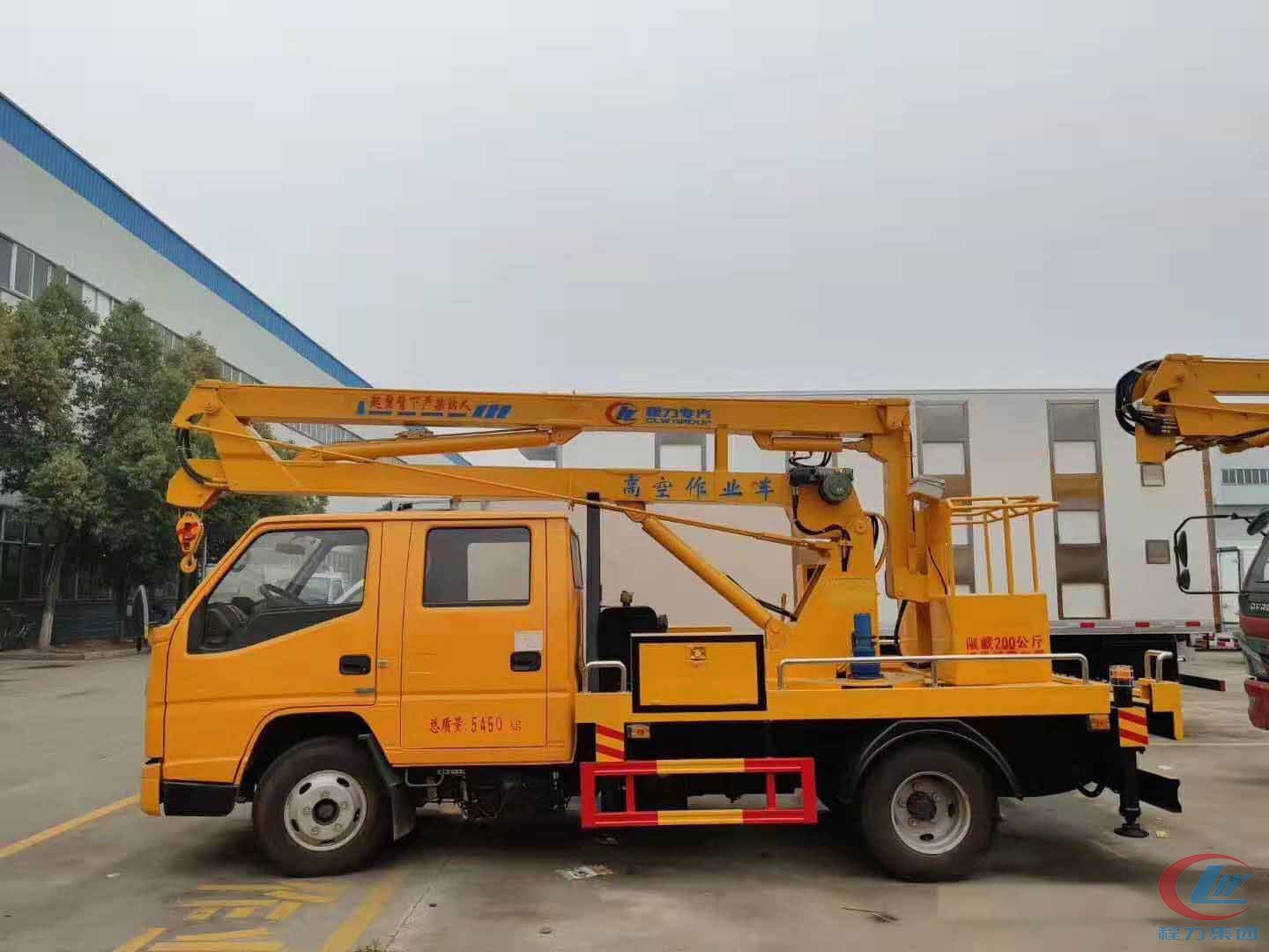 湖北博亿堂官网江铃12米高空作业车侧面图