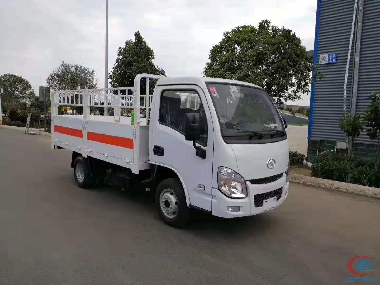 博亿堂官网跃进仓栏式危险品运输车蓝牌