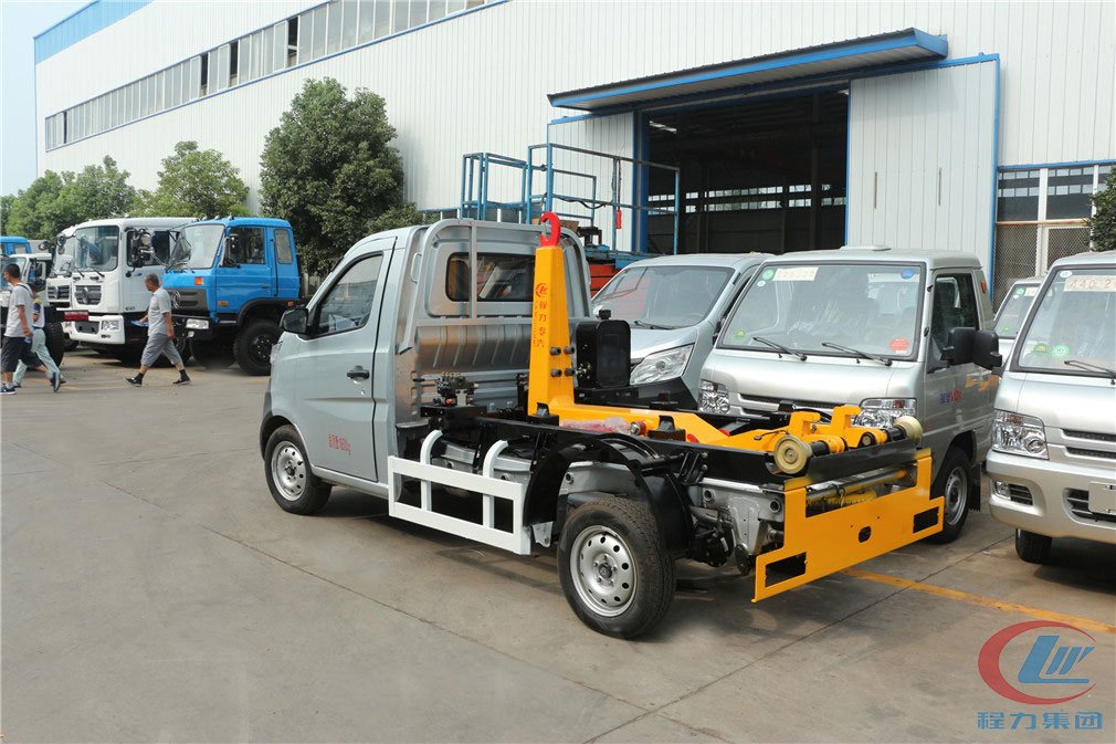 博亿堂官网专用车长安3方车厢可卸式垃圾车侧面图