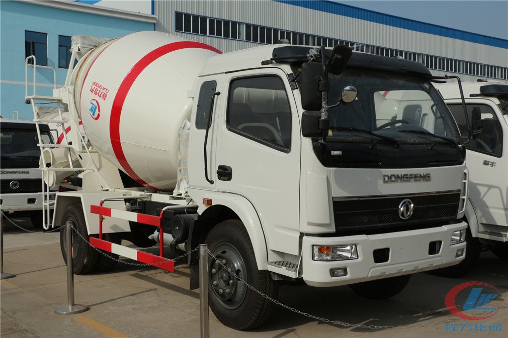 湖北博亿堂官网东风多利卡搅拌车高清图