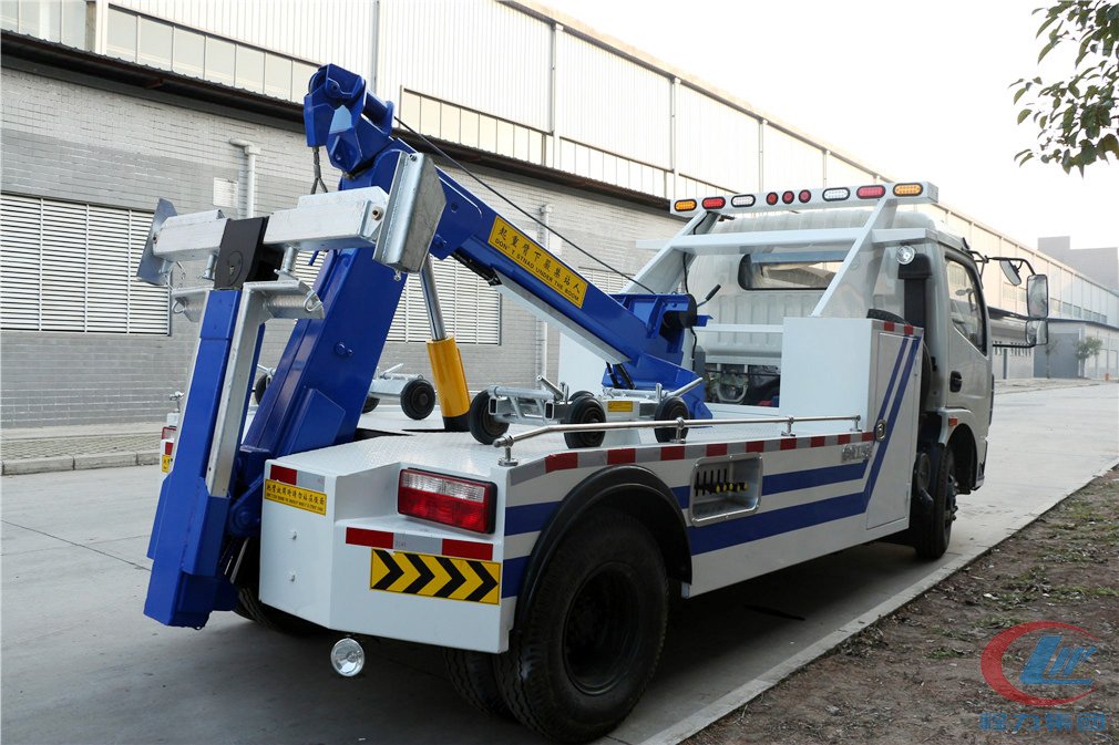 博亿堂官网东风大多利卡一拖一清障车侧面图