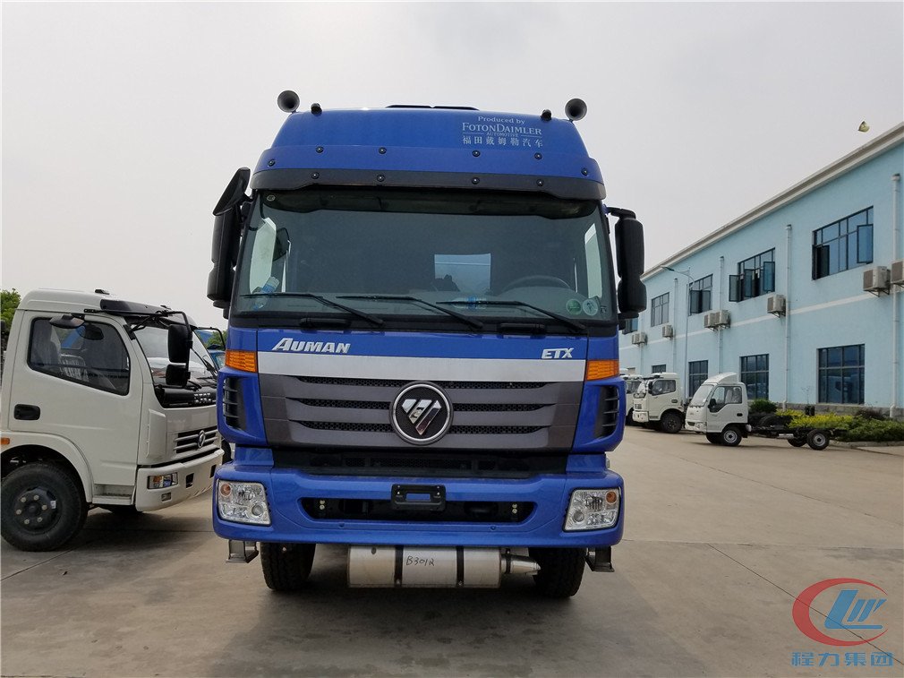 博亿堂官网福田欧曼前四后八(25方)运油车正面图