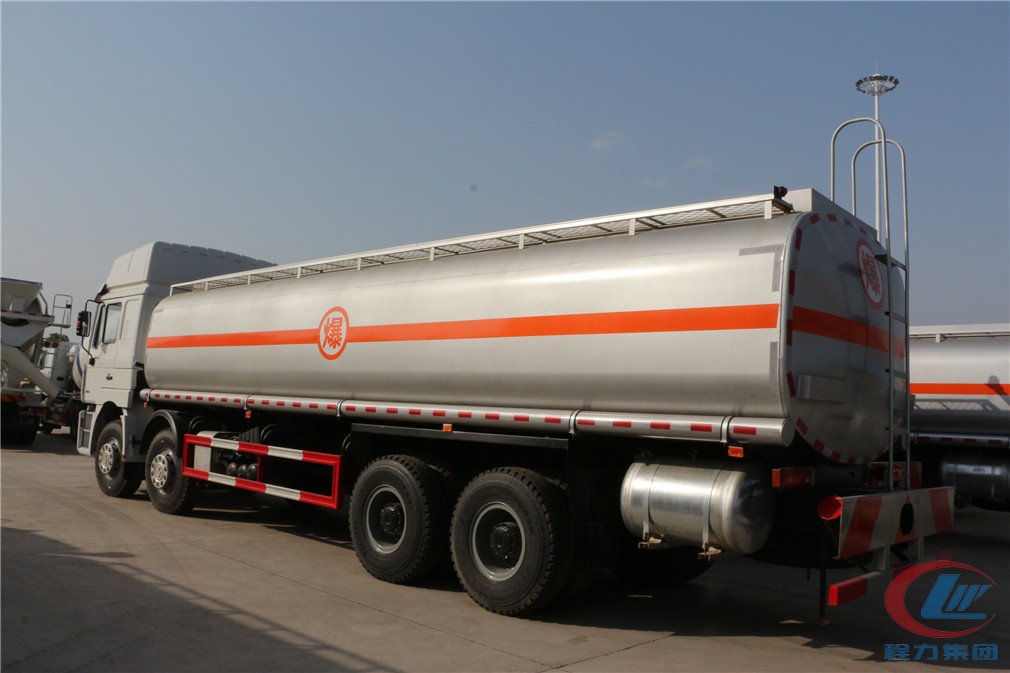 博亿堂官网陕汽德龙（34方）运油车侧面图
