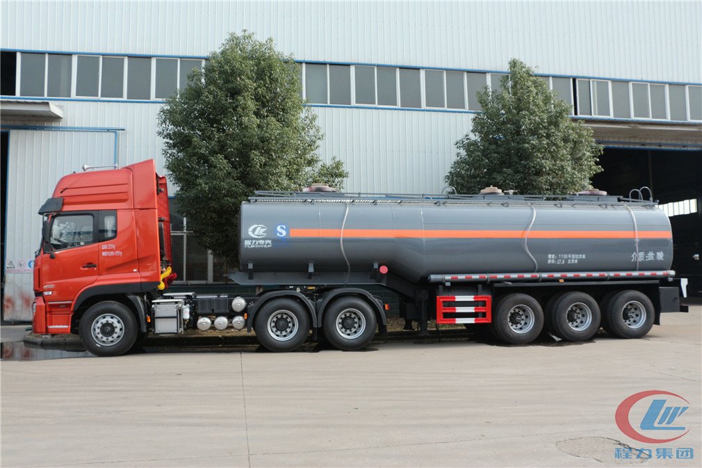 博亿堂官网腐蚀性物品罐式运输半挂车侧面图
