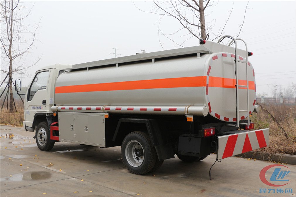 湖北博亿堂官网福田6方不上户加油车侧面图