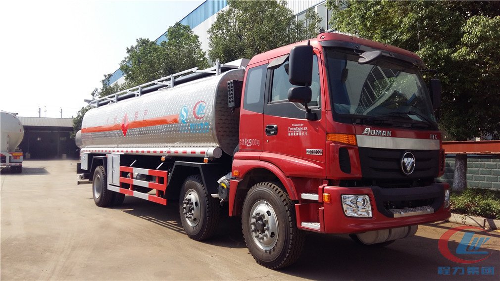 博亿堂官网福田欧曼小三轴(26方)铝合金运油车侧面图