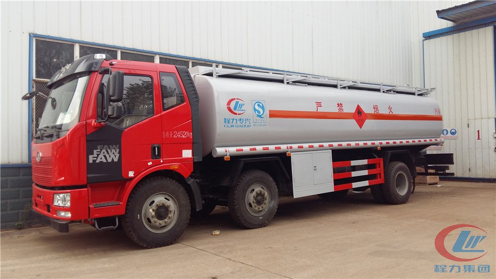 湖北博亿堂官网解放小三轴(19.5/23方)加油车侧面图