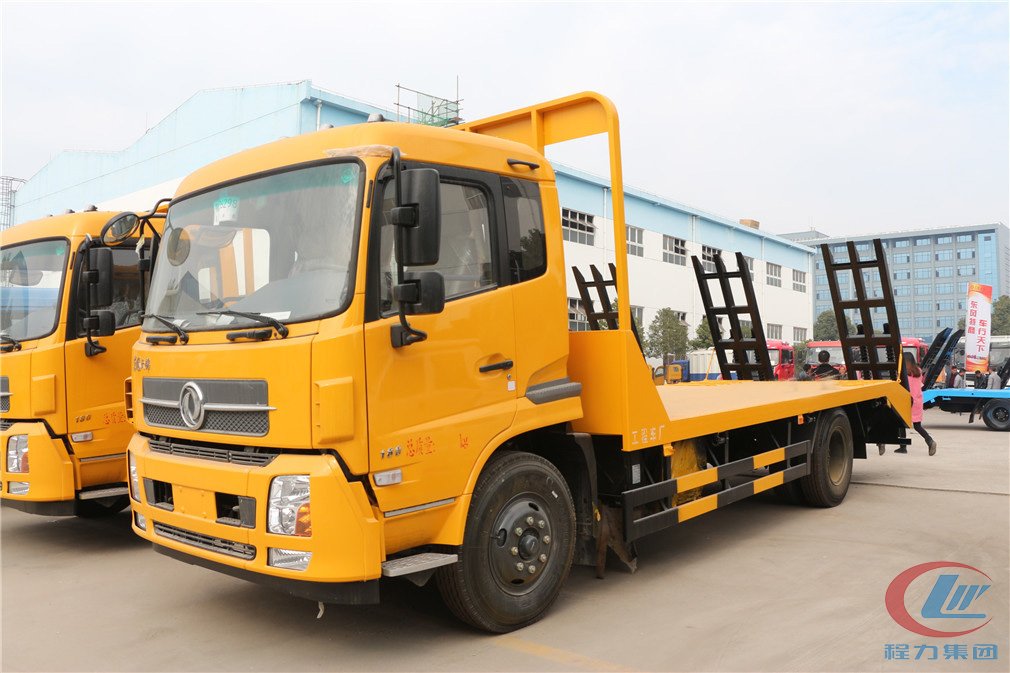 博亿堂官网东风天锦平板运输车高清图