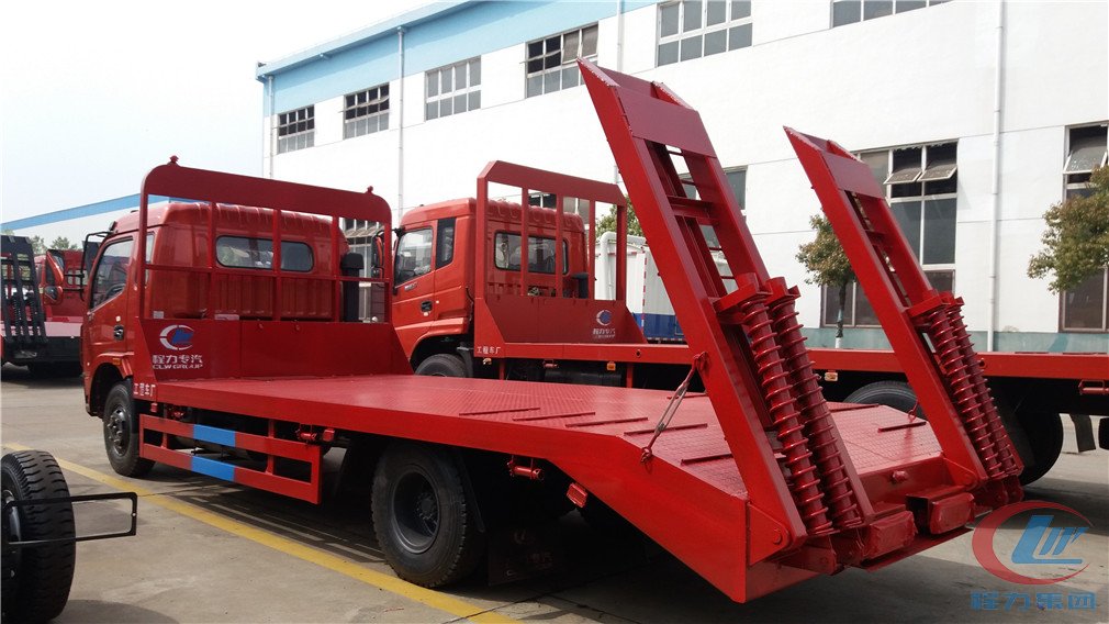 博亿堂官网集团东风多利卡平板运输车侧面图