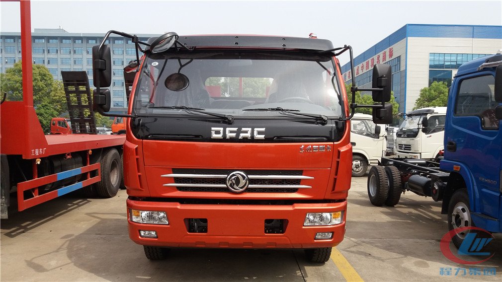 博亿堂官网集团东风多利卡平板运输车正面图