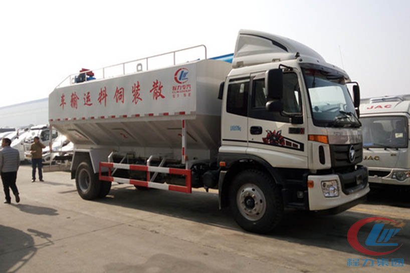 博亿堂官网集团福田饲料车高清图