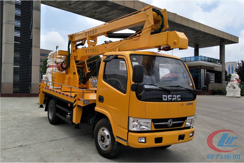 博亿堂官网东风12米蓝牌高空作业车侧面图