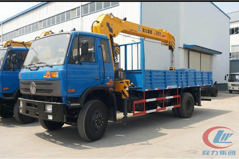 博亿堂官网东风153 8吨随车吊侧面图
