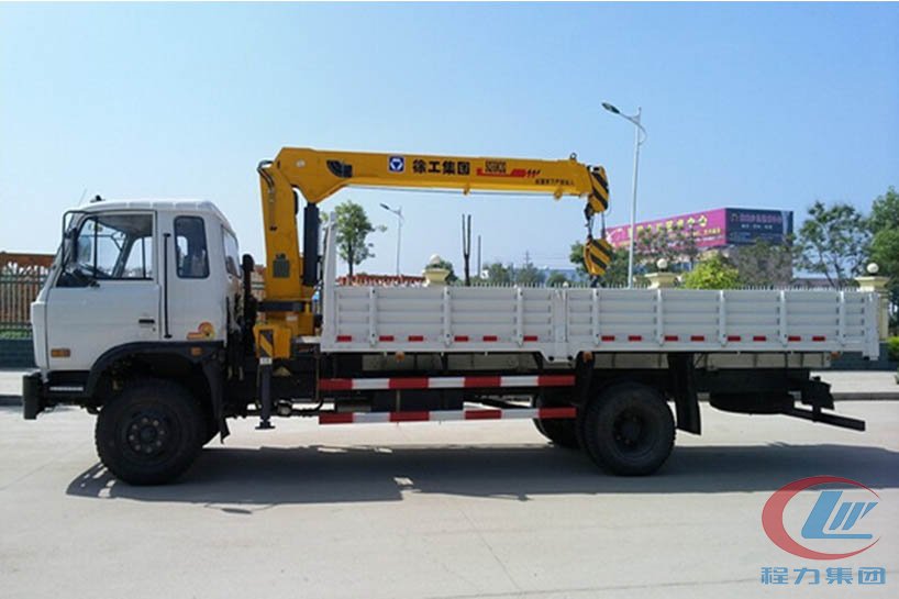 博亿堂官网东风153 8吨随车吊侧面图