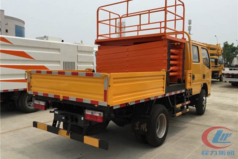 博亿堂官网东风10米升降平台高空作业车侧面图