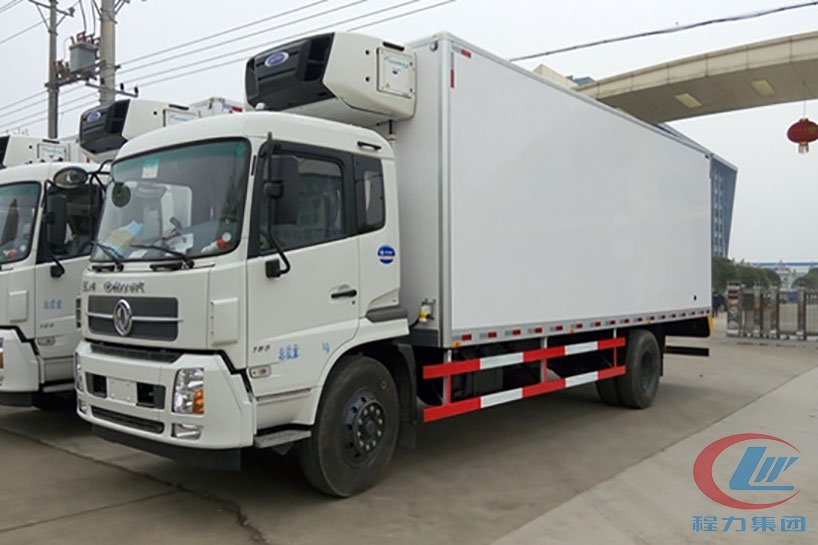 湖北博亿堂官网东风天锦冷藏车侧面图