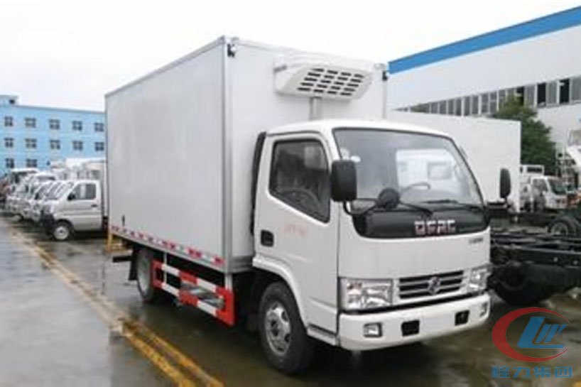 湖北博亿堂官网东风小多利卡冷藏车侧面图