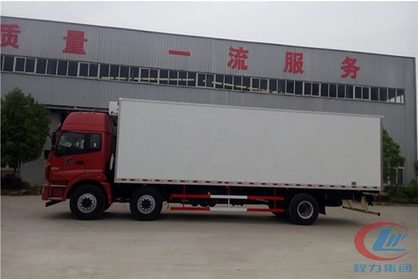 湖北博亿堂官网福田欧曼小三轴冷藏车侧面图