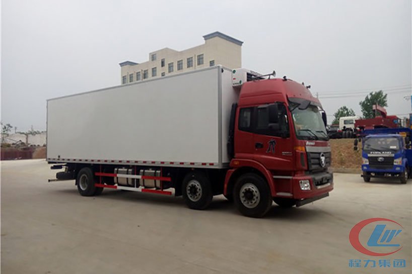 湖北博亿堂官网福田欧曼小三轴冷藏车侧面图