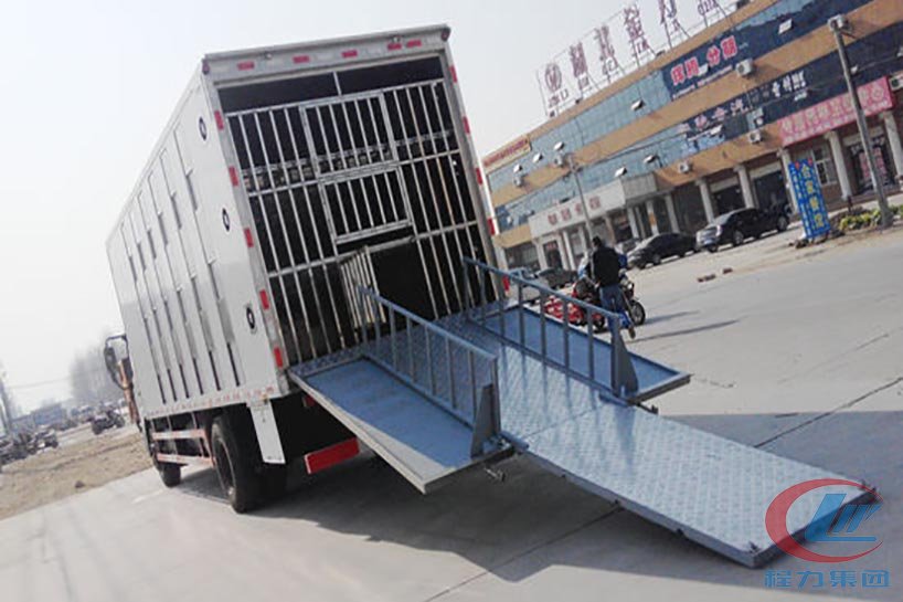 湖北博亿堂官网天锦恒温型畜禽运输车侧面图