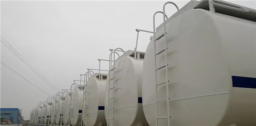 博亿堂官网半挂油罐车出口案例