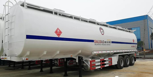 博亿堂官网半挂油罐车出口案例