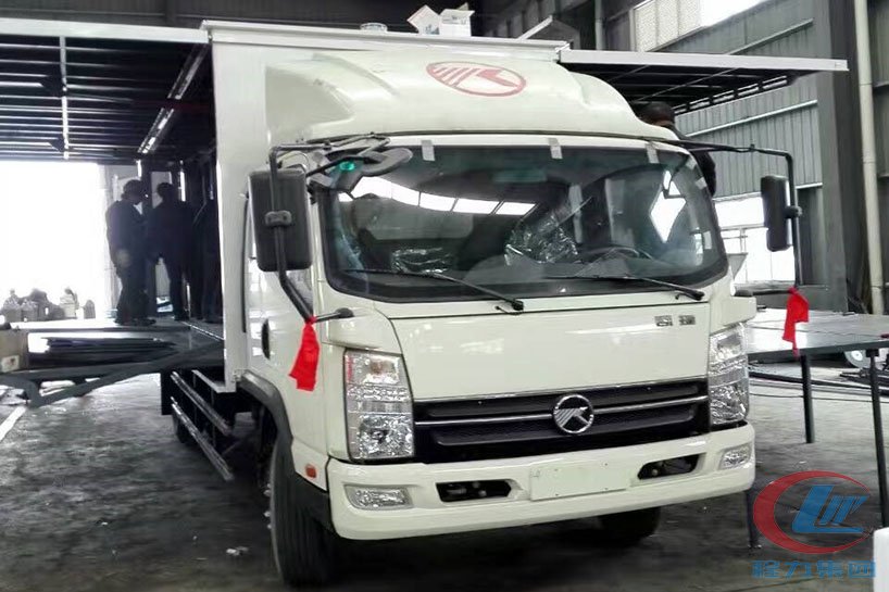 湖北博亿堂官网凯马4.2米厢长舞台车正面图