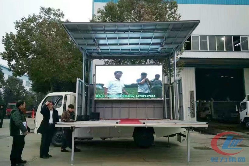 博亿堂官网集团东风4.2米厢长舞台车侧面图