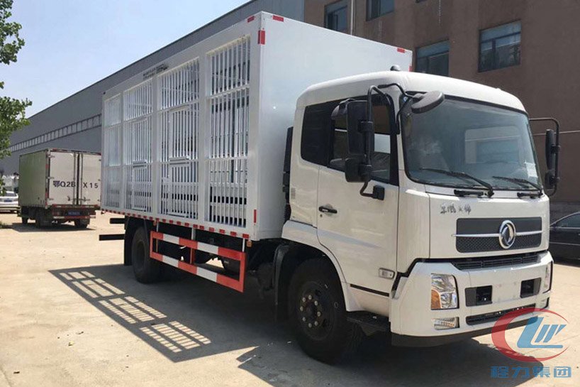 东风天锦6米8运猪车、畜禽运输车侧面图