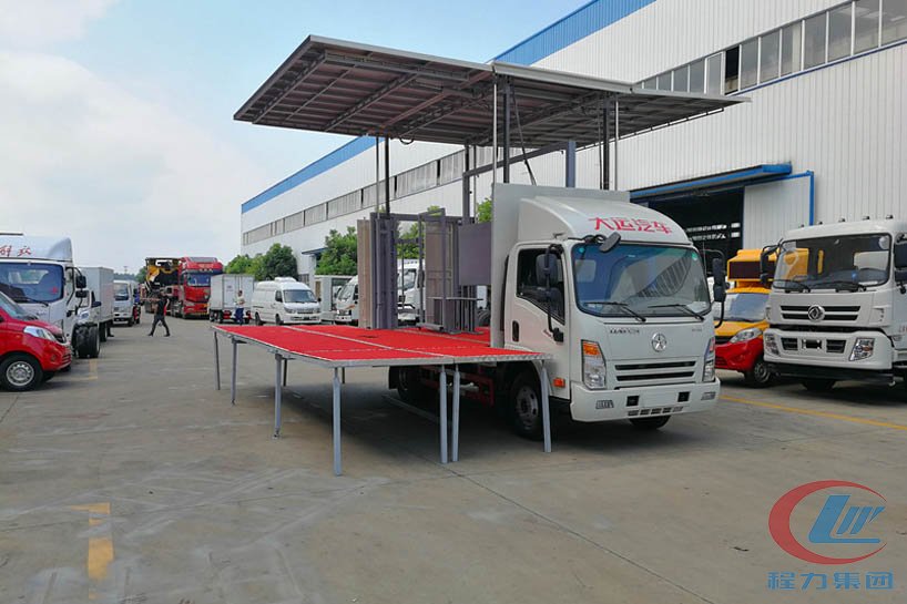 博亿堂官网集团大运蓝牌舞台车侧面图