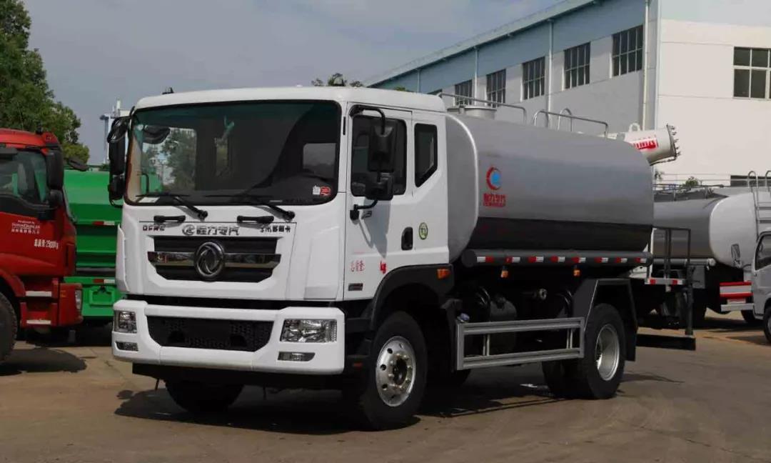 多功能雾炮洒水车博亿堂官网