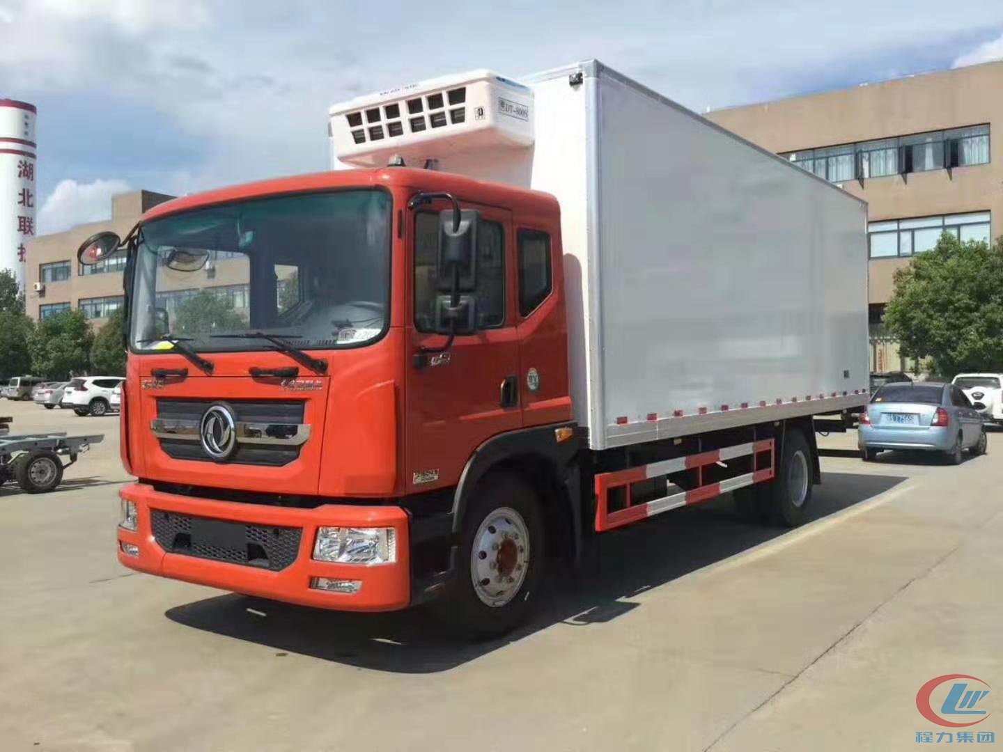 湖北博亿堂官网东风多利卡D9冷藏车