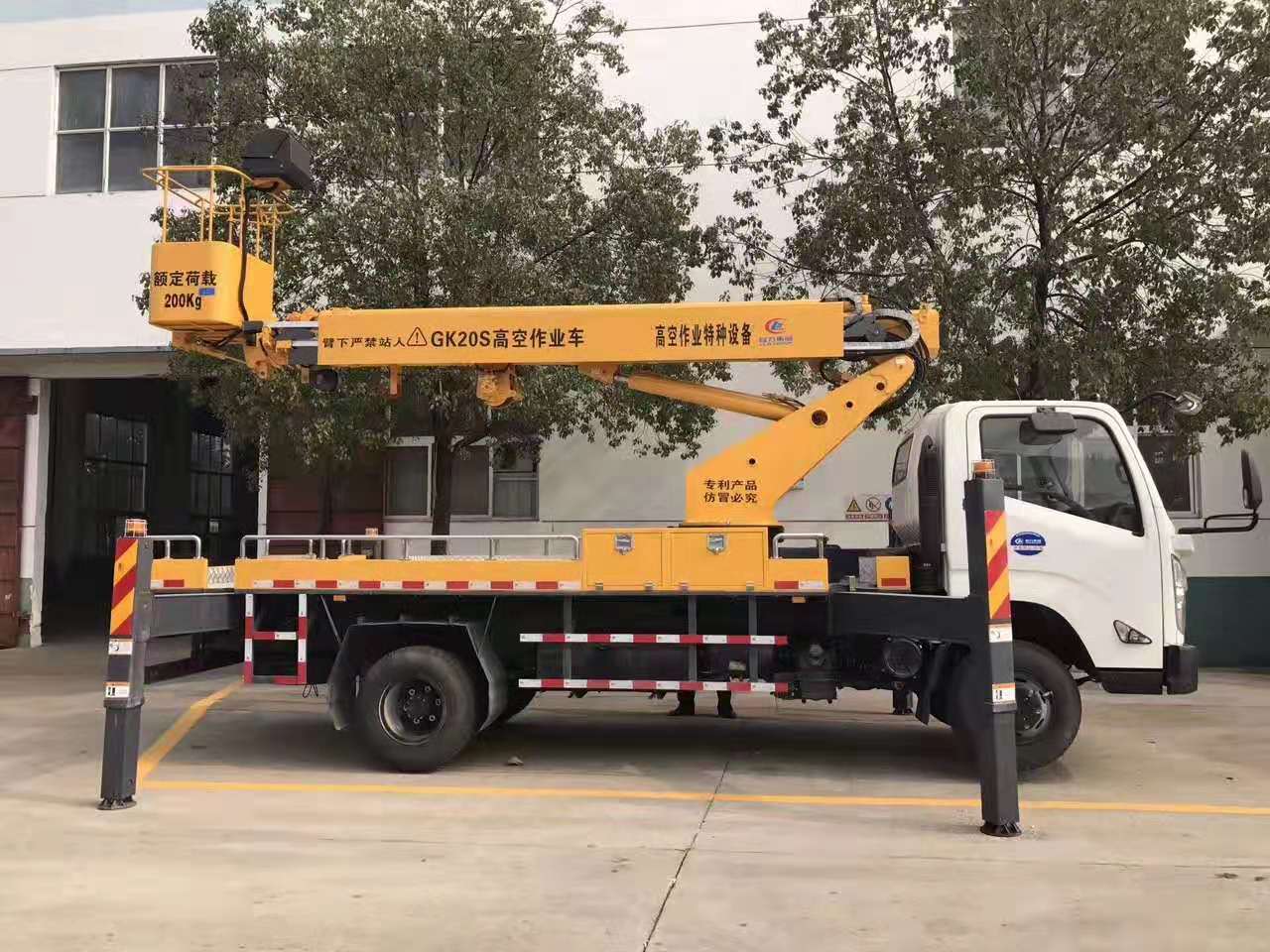 湖北博亿堂官网江铃20米高空作业车侧面图