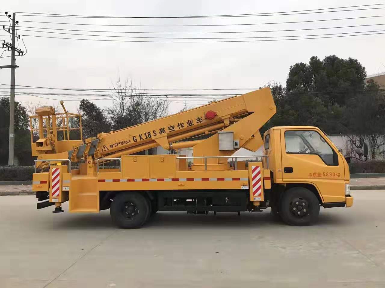 博亿堂官网江铃18米高空作业车侧面图